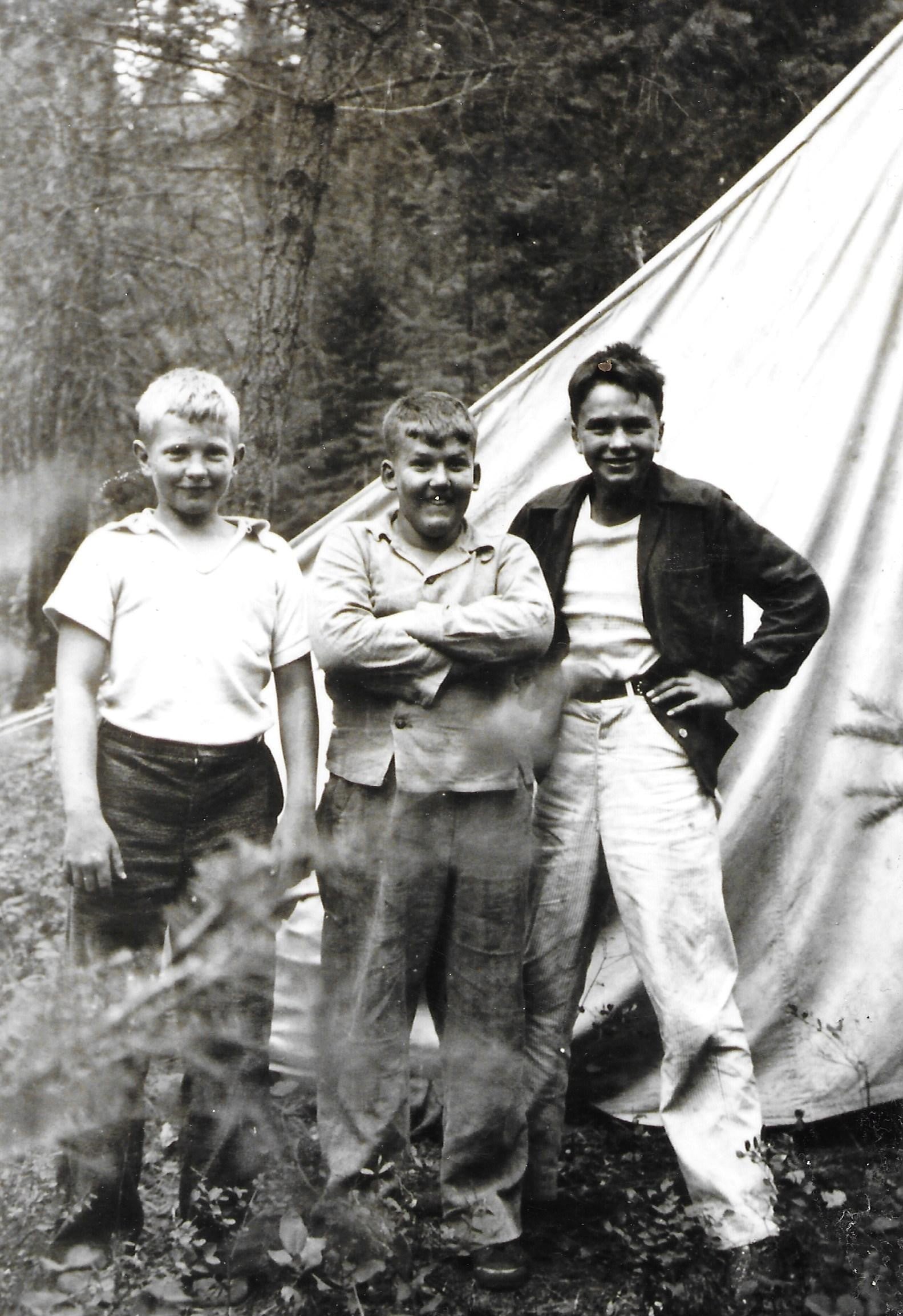 1944 Boys parents brought a tent