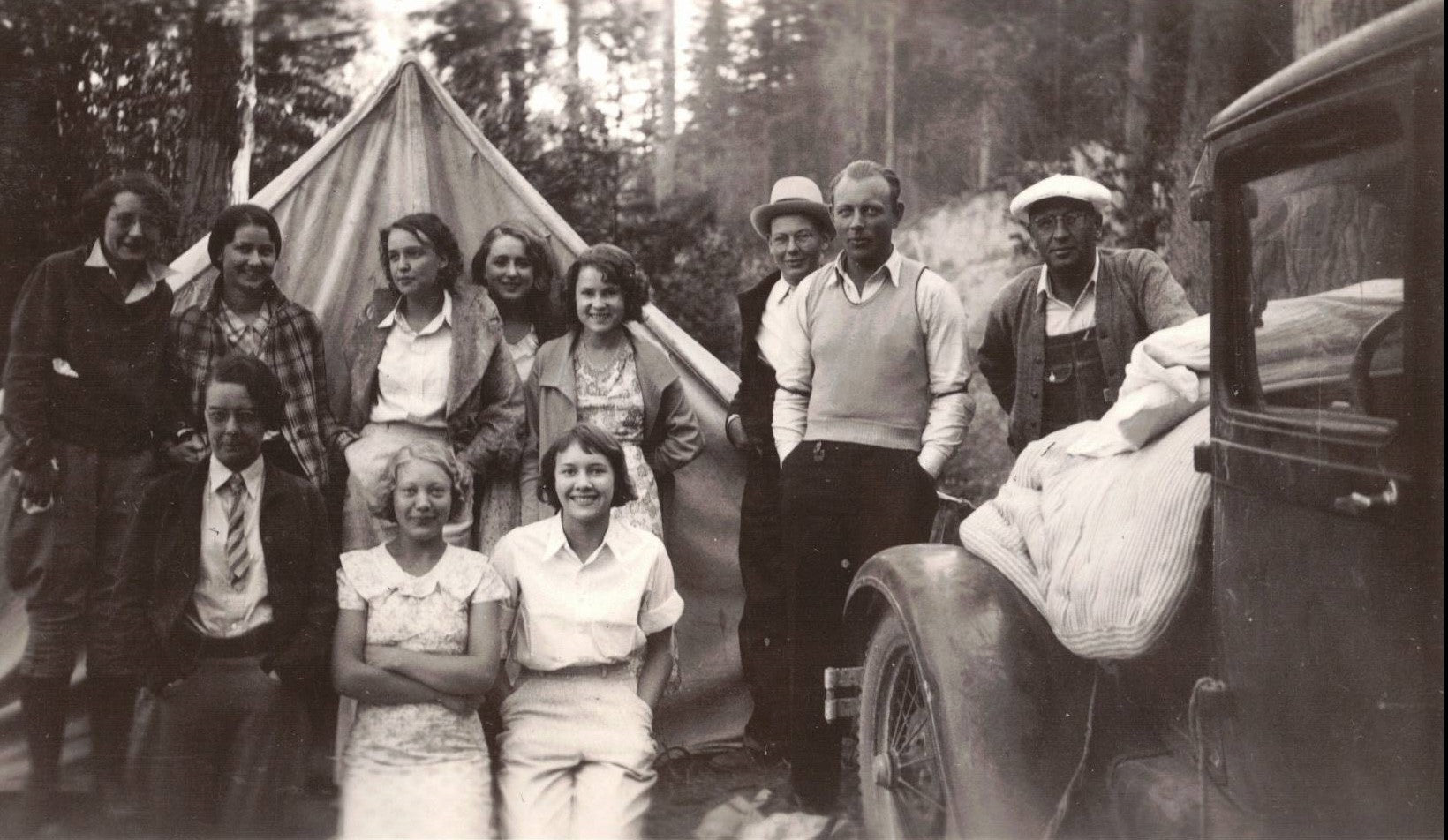 Parents dropping off campers at the Methodist Camp